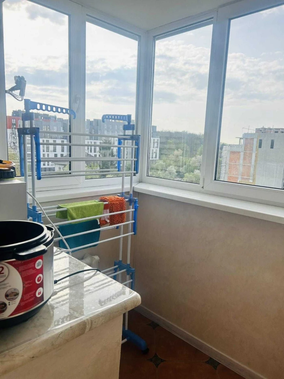 3 room apartment renovated in a brick building on the street