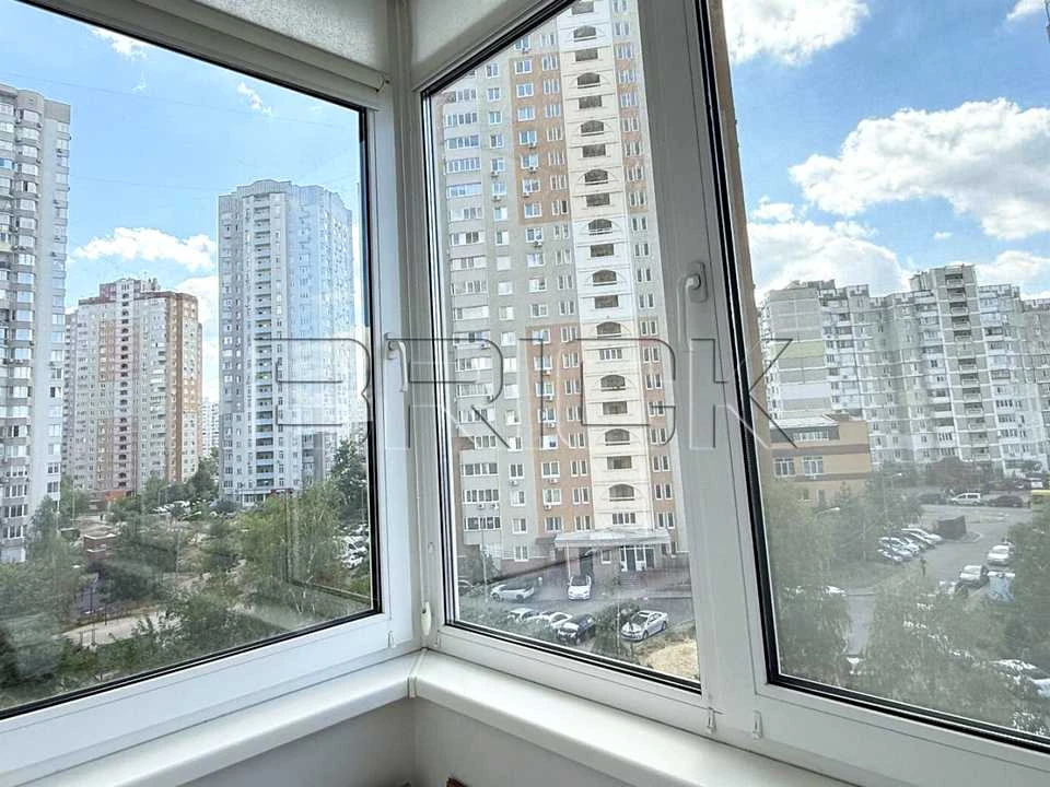Квартира. Київ, Радунська вул.