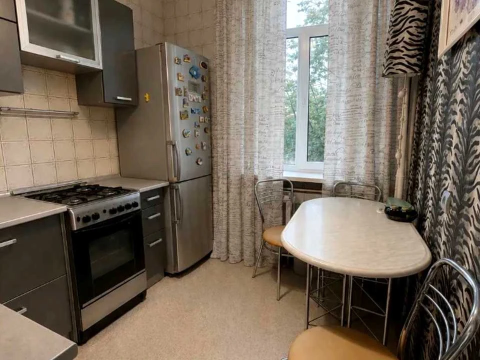 Apartment. Dnipro, Oleksandra Polia St.