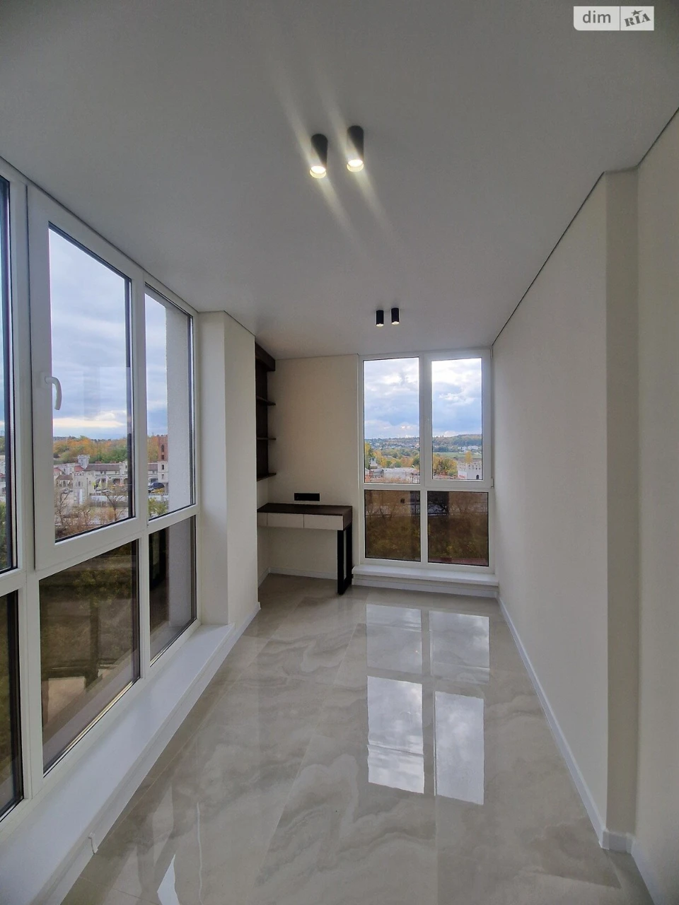 Apartment for Sale: Center