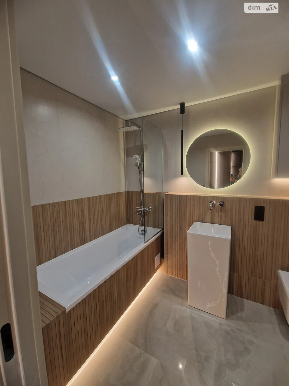 Apartment for Sale: Center