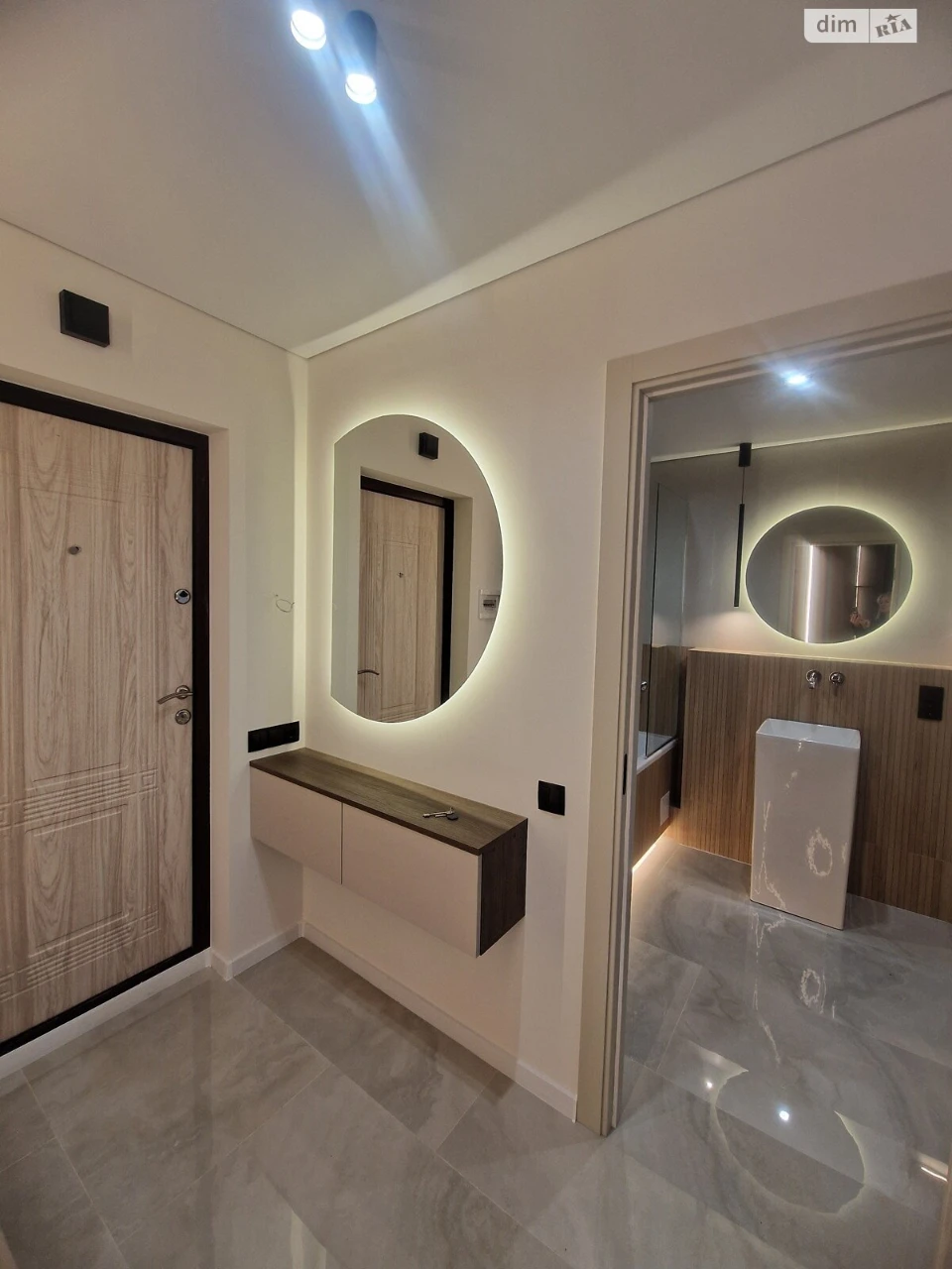 Apartment for Sale: Center