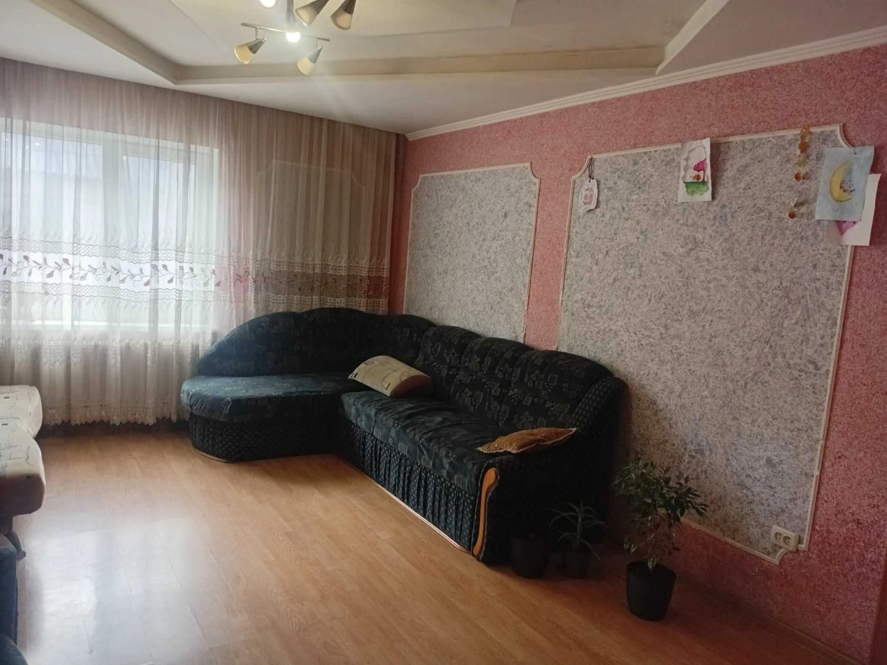 For Sale: 176 sq.m. house with all amenities.