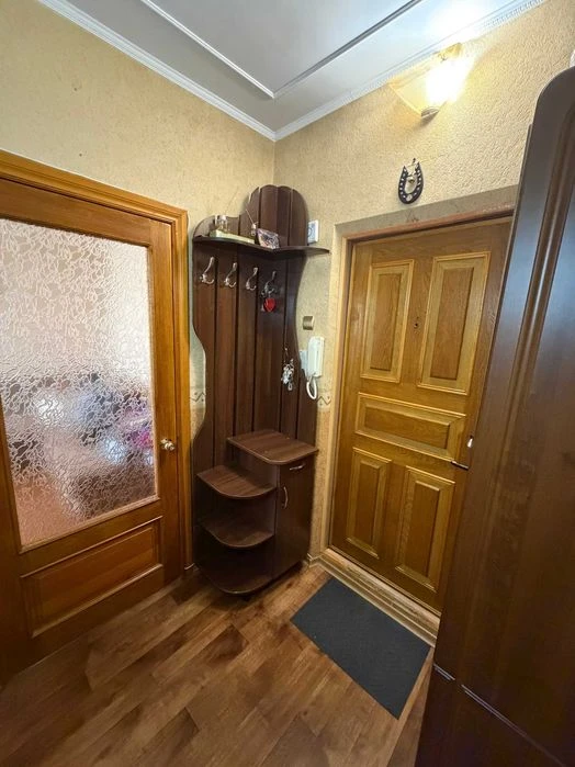 Продам двухкомнатную квартиру можно под программы