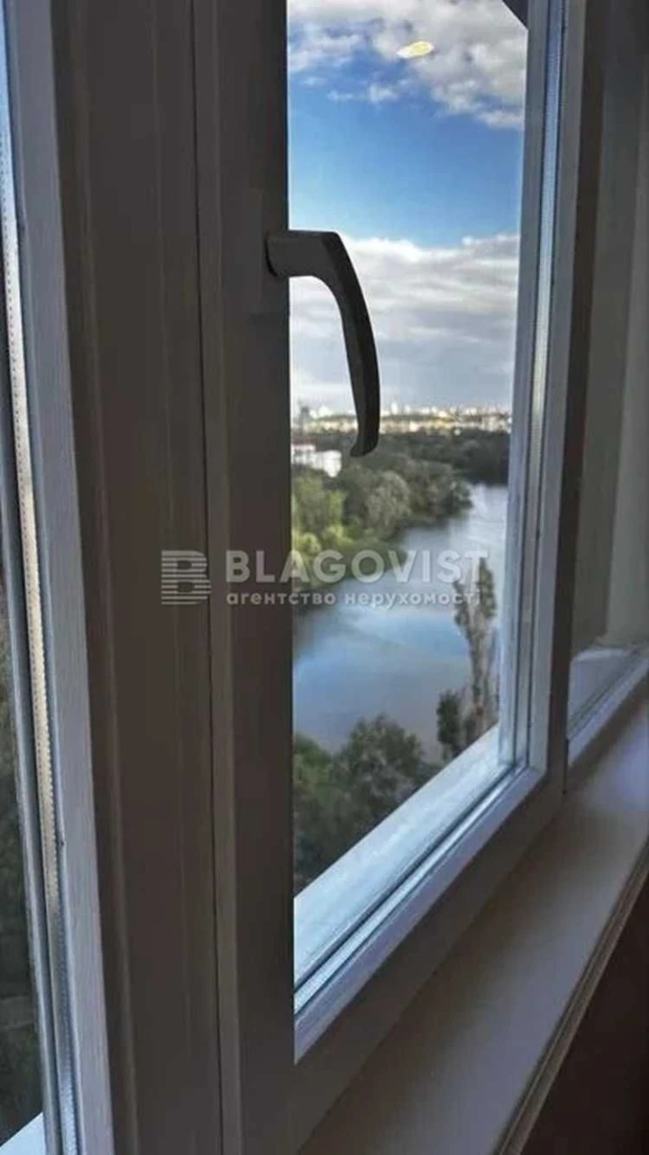 Sale of 3-room apartment 68 sq.m. renovated. Obolon, Leva