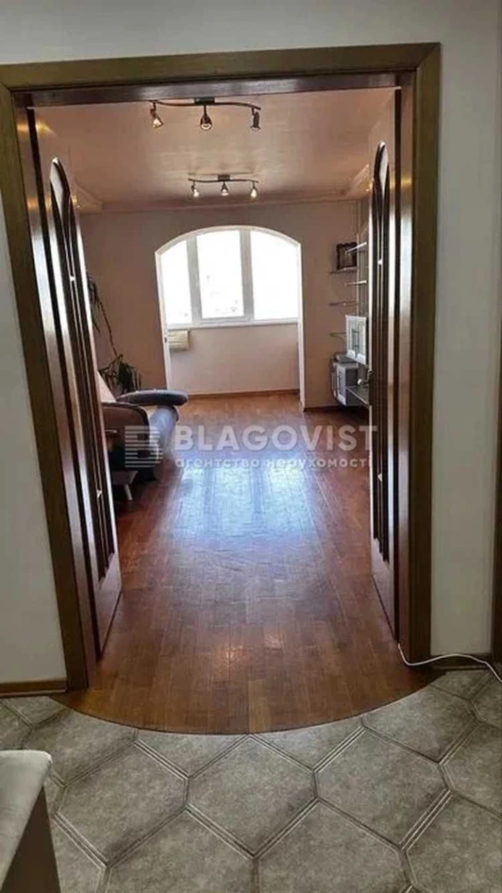 Sale of 3-room apartment 68 sq.m. renovated. Obolon, Leva