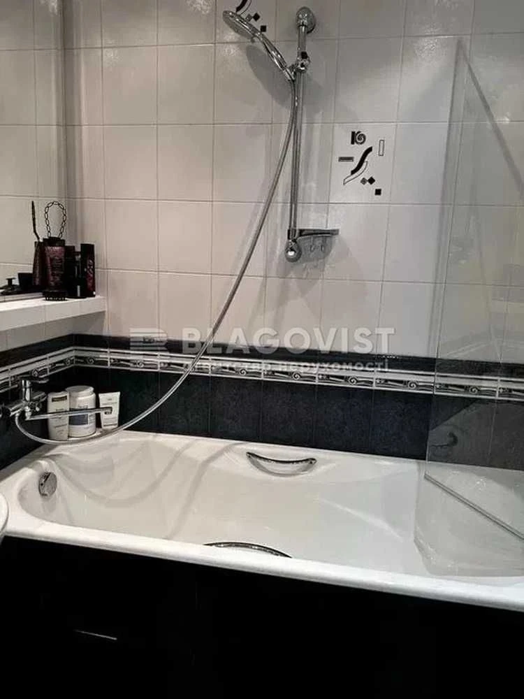 Sale of 3-room apartment 68 sq.m. renovated. Obolon, Leva