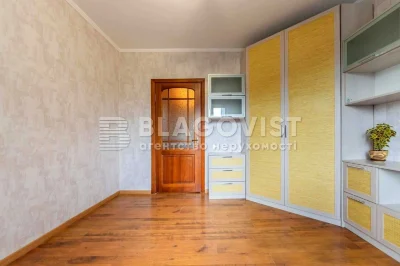 Sale of 2-room apartment 68 sq.m. Renovated. Kharkiv Avenue, 180/2, 7th floor