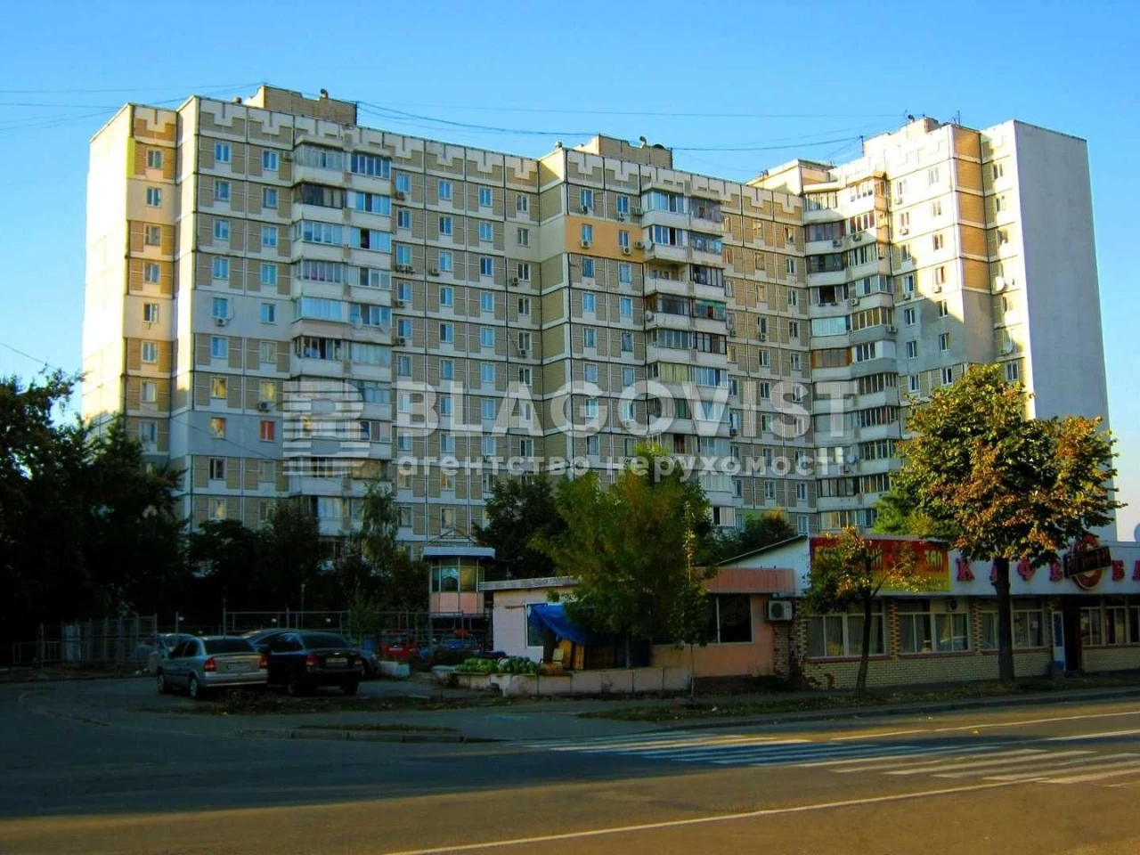 Sale of 2-room apartment 68 sq.m. Renovated. Kharkiv Avenue, 180/2, 7th floor