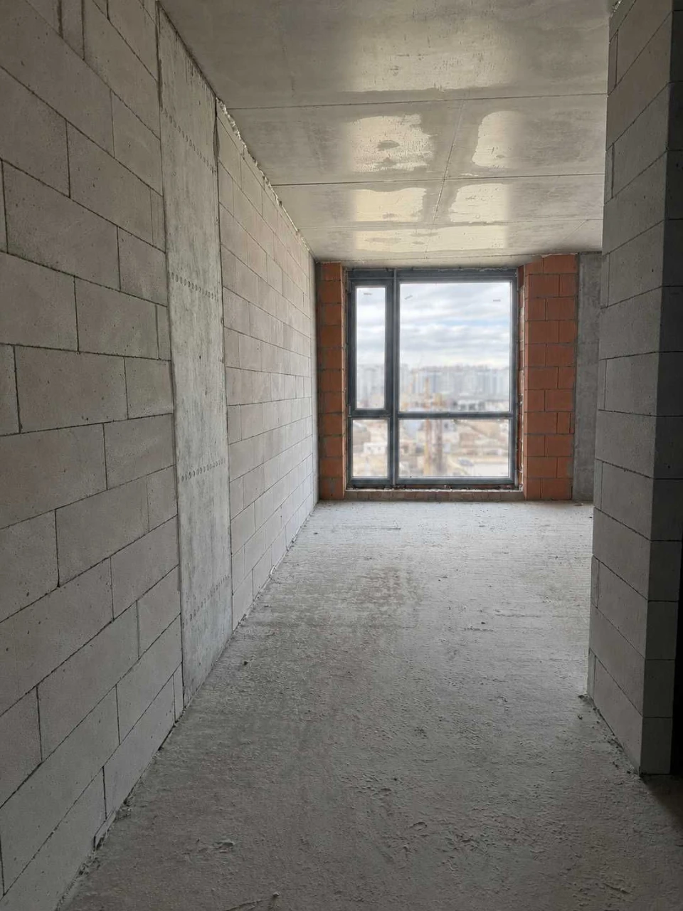 For Sale: One-Bedroom Apartment Near the City Park