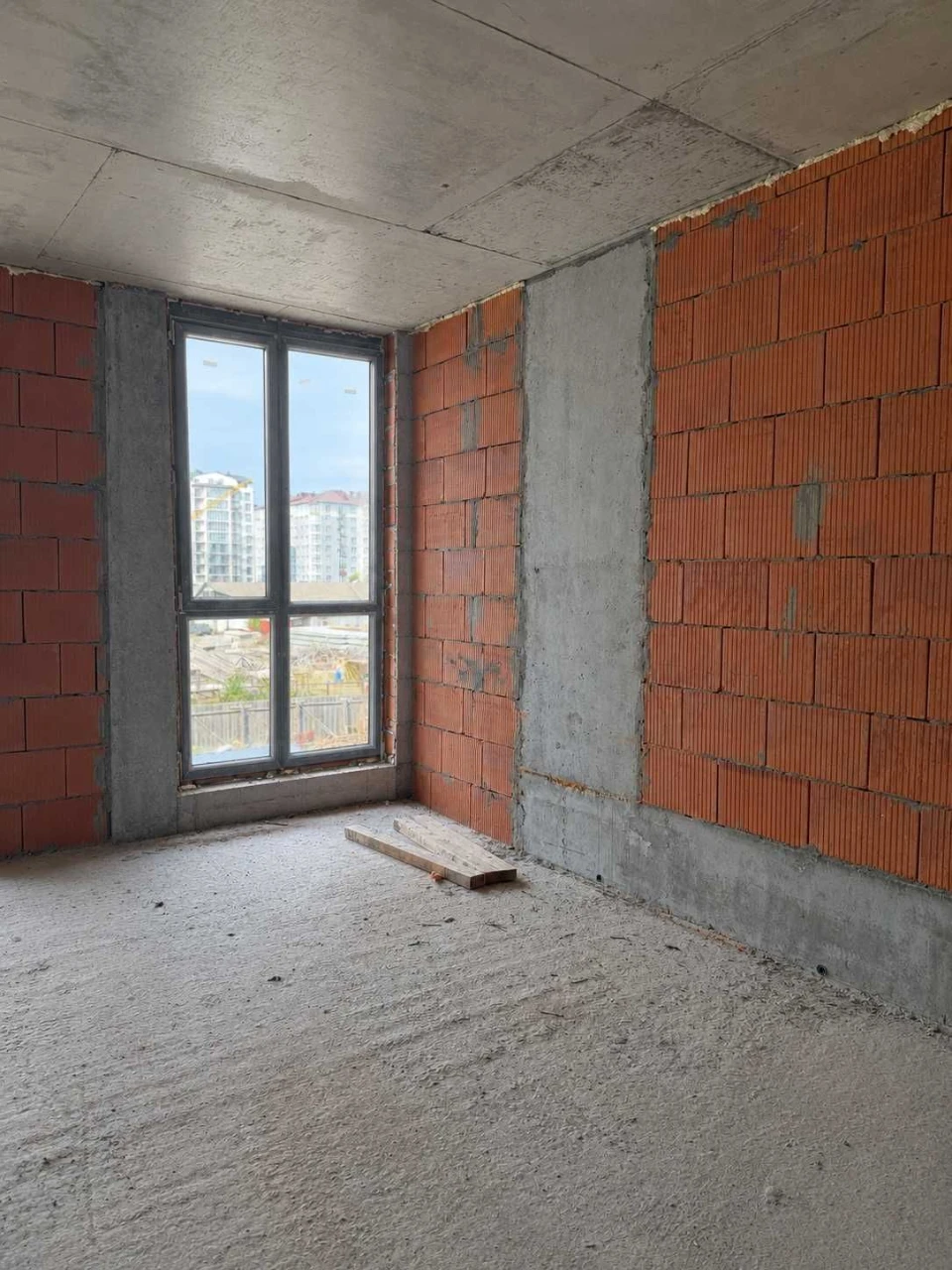 For Sale: One-Bedroom Apartment Near the City Park