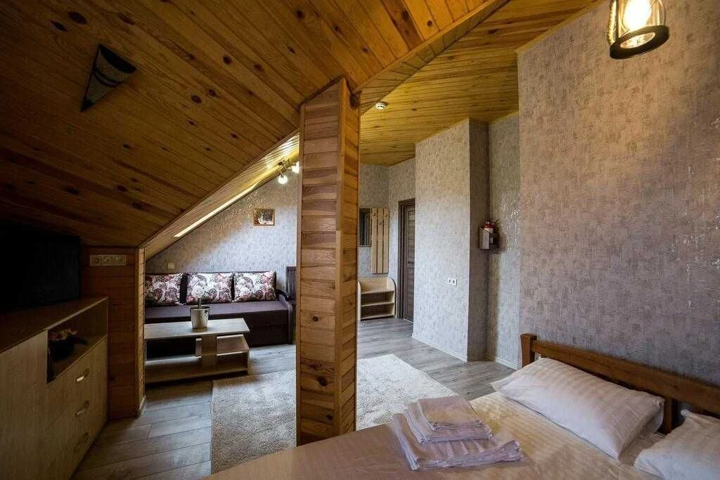Будинок площею 664 м² із власною територією — простір для ва