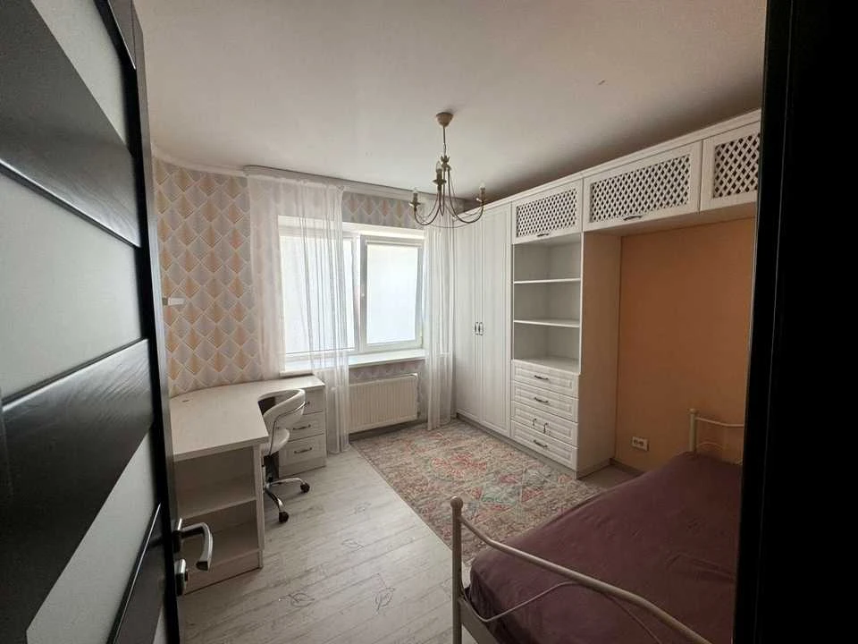 Квартира. Рівне, вулиця Євгена Коновальця