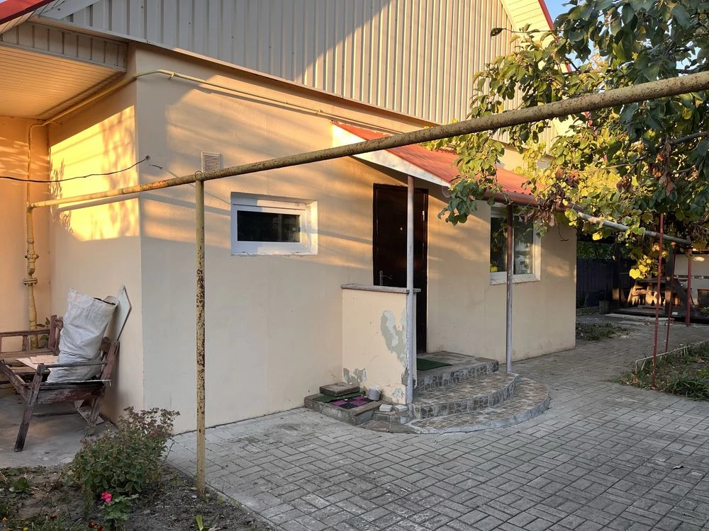 For Sale House near Freedom Avenue