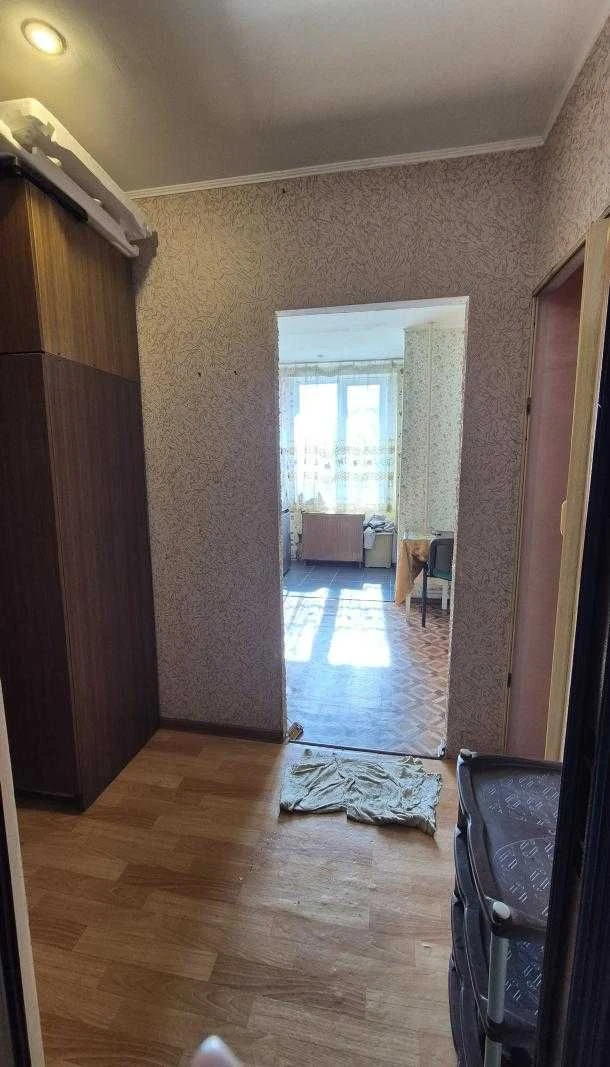 Продаю 1-кімнатну квартиру зі своїми зручностями в пішій доступності в