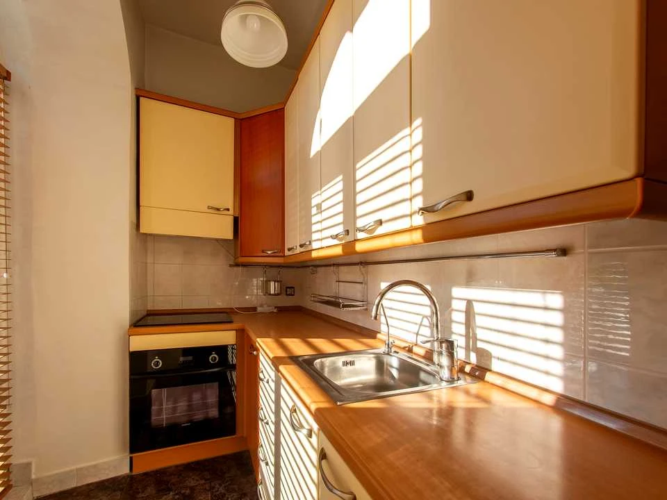Apartment. Voszdvyzhenska st.