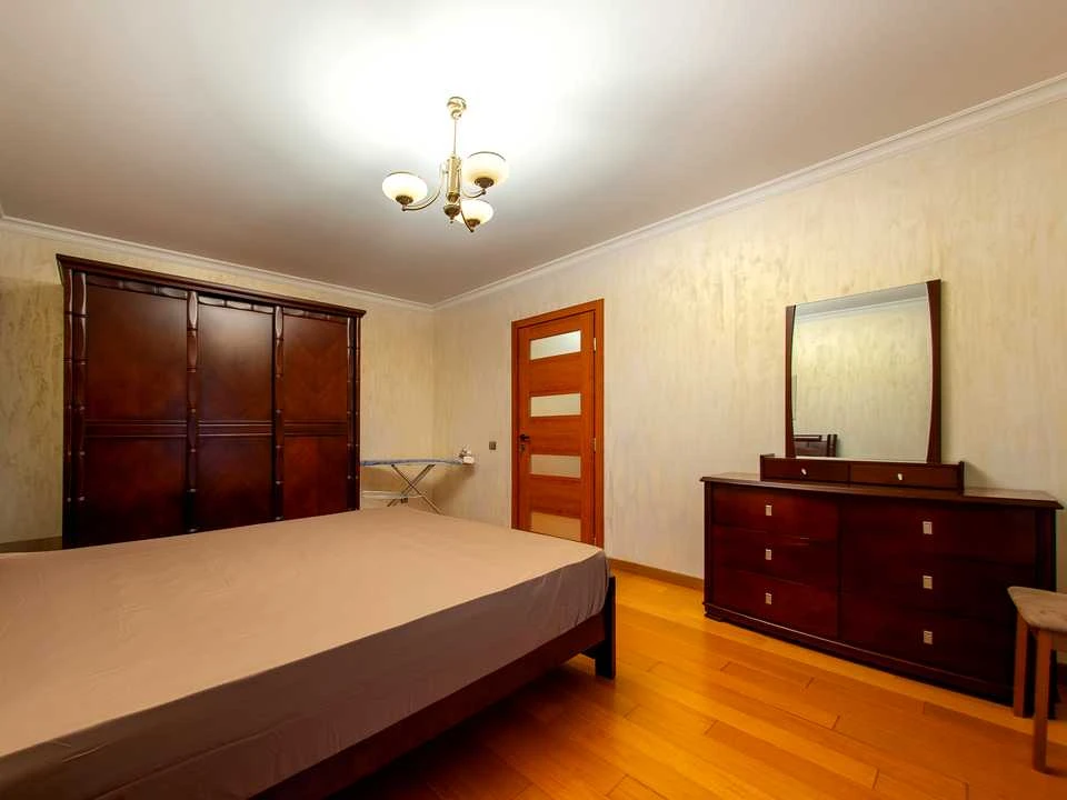 Apartment. Voszdvyzhenska st.
