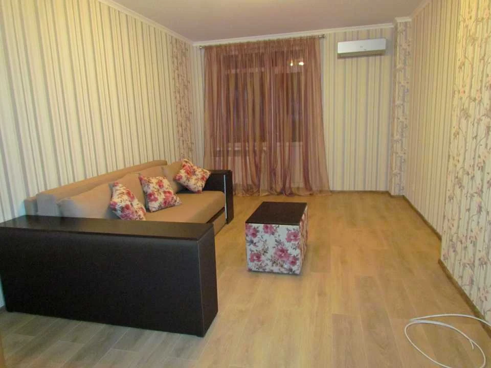 Apartment. Kolomyyskiy Prosv.