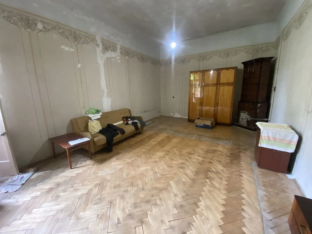 Продаж 2-кімнатній квартири + горища, проспект Шевченка, Центр