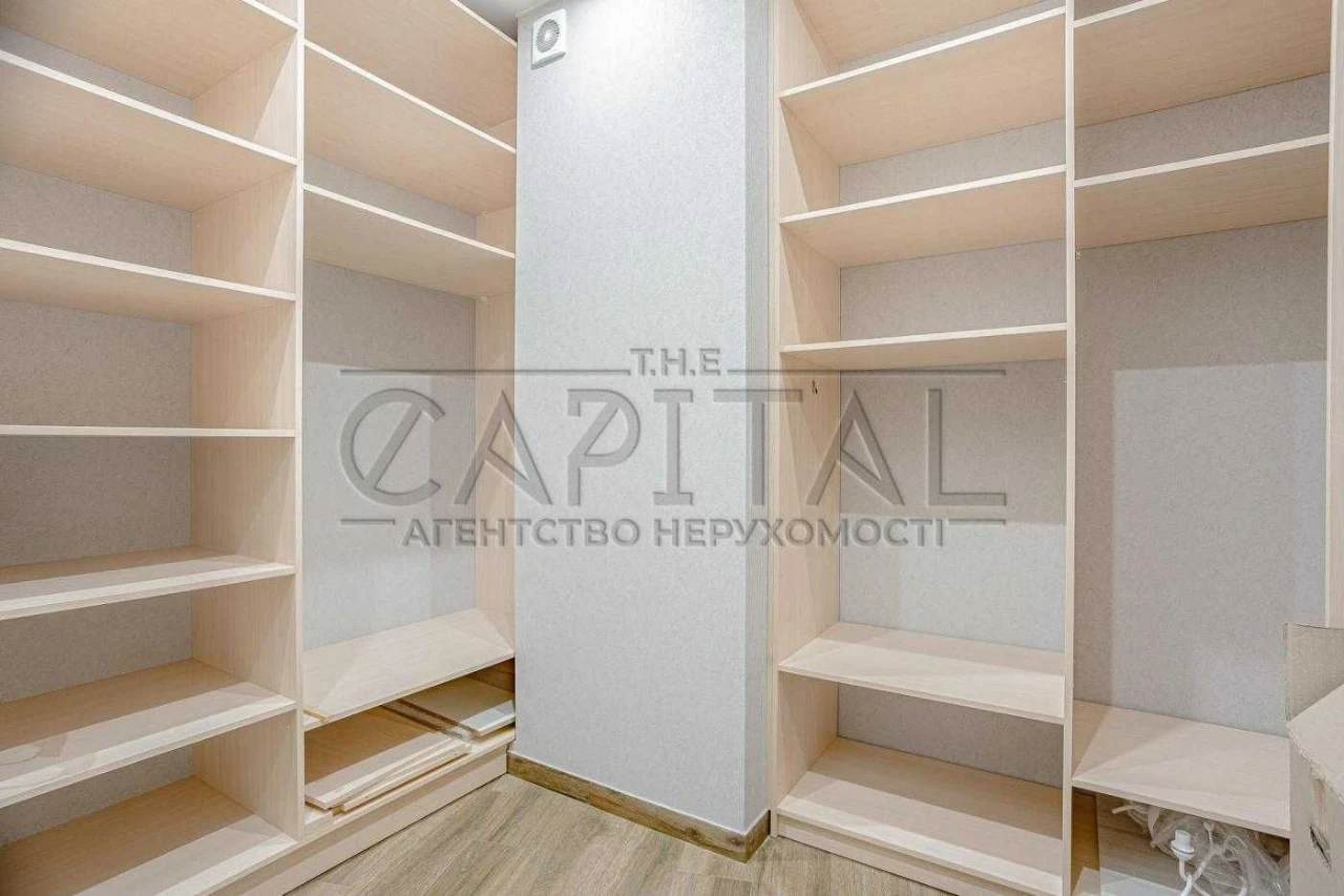 Sale of a 3-bedroom apartment, French Quarter, Holosiiv district