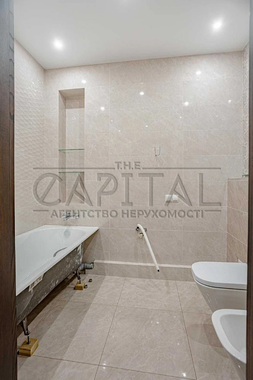 Sale of a 3-bedroom apartment, French Quarter, Holosiiv district