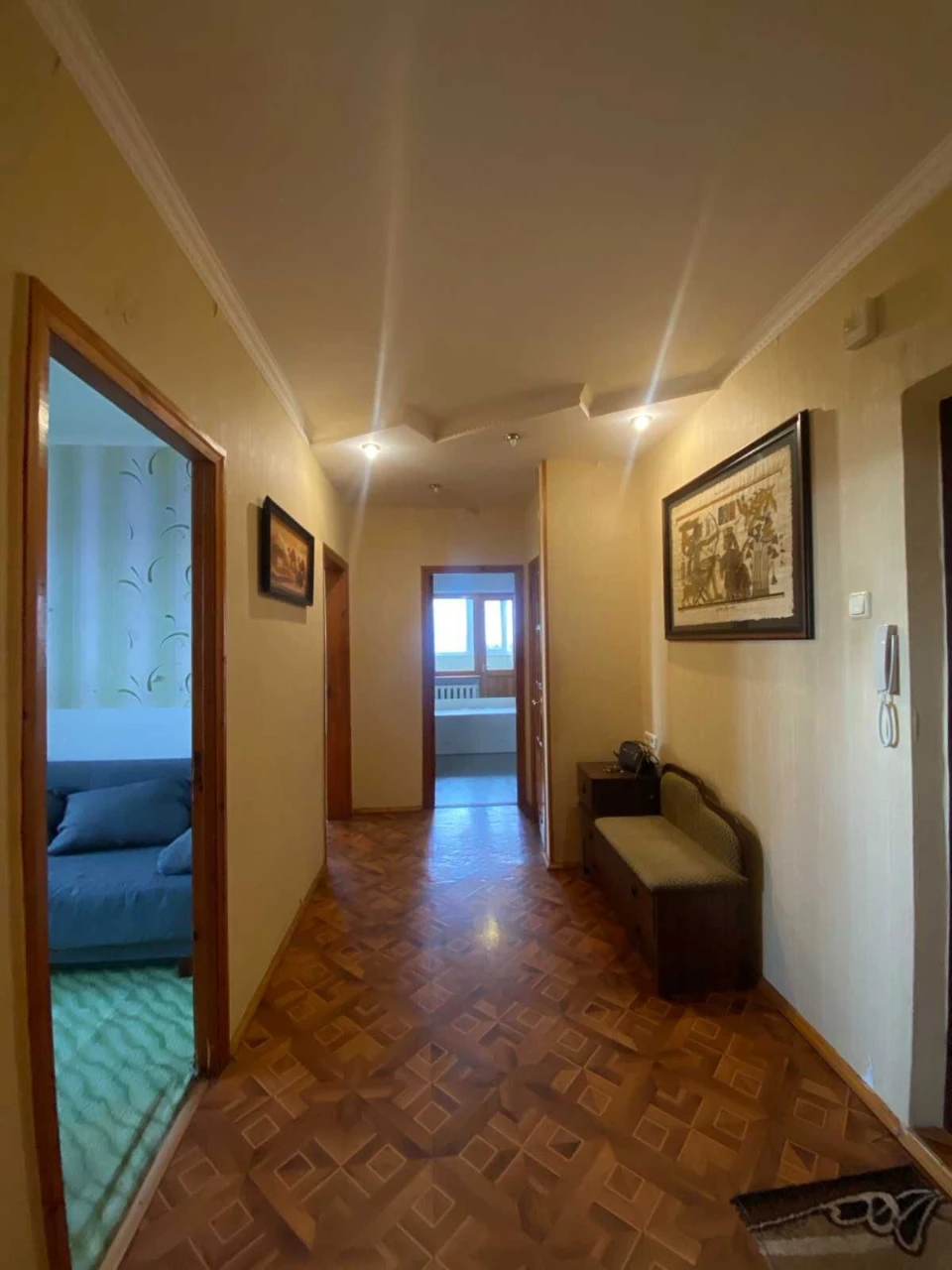 Продам 3-комнатную квартиру ул.Бочарова, Рынок Початок, Пос.