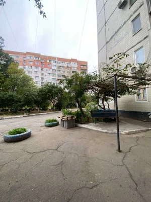 Продам 3-комнатную квартиру ул.Бочарова, Рынок Початок, Пос.