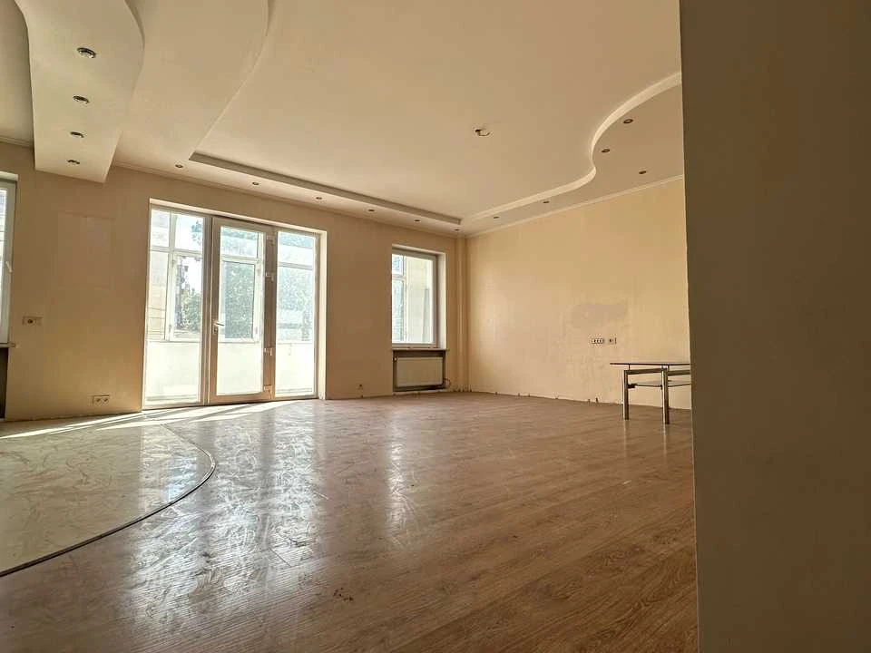 Apartment. Oleksii Vadaturskogo Street, Odessa