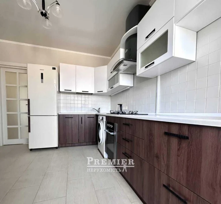 Spacious 1-bedroom apartment. New building. Saharova Street