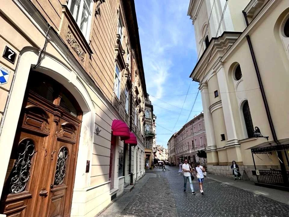 Apartment for Rent. Lesi Ukrainky Street, Lviv