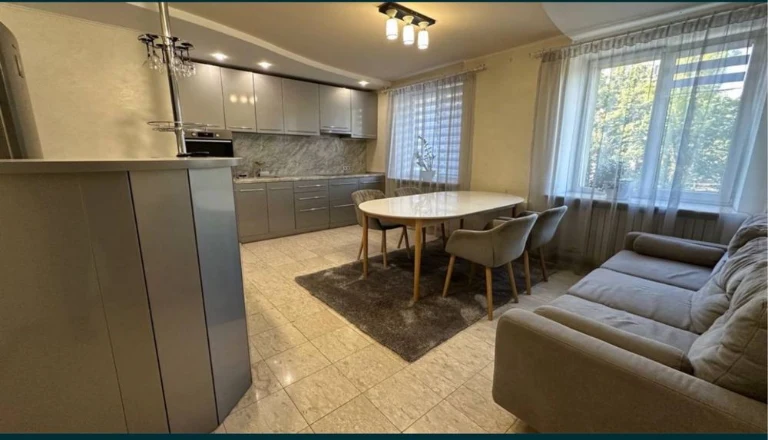 Продам 3к квартиру на ж/м Тополь-1