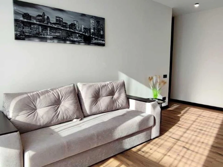 Apartment. Dnipro, Naberezhna Peremohy st.