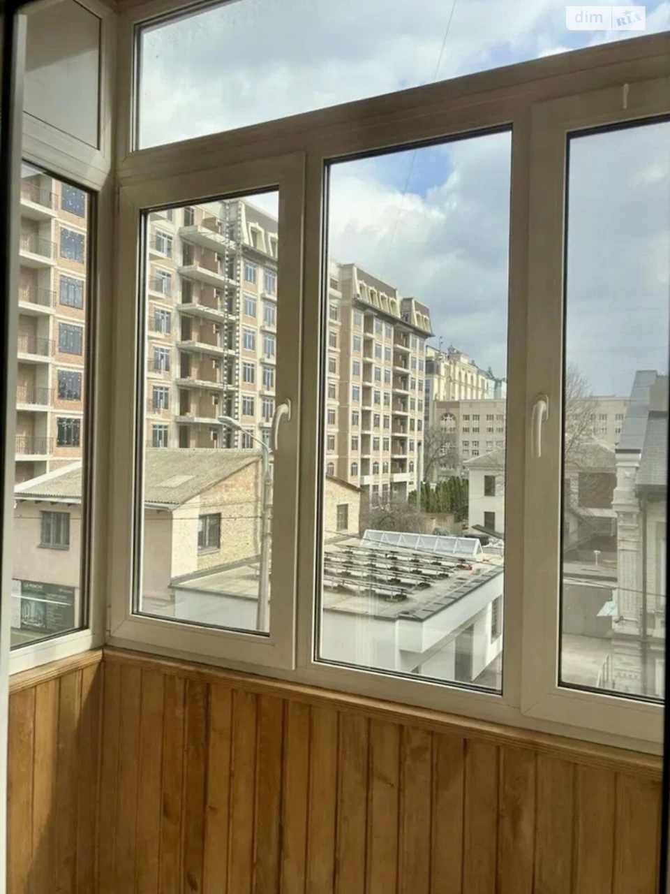 Продаж Квартира Поділ