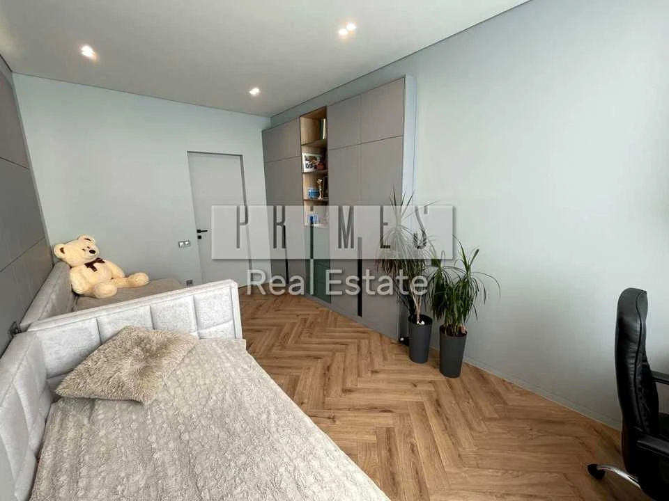 Apartment. Kyiv, Beryeste Street.