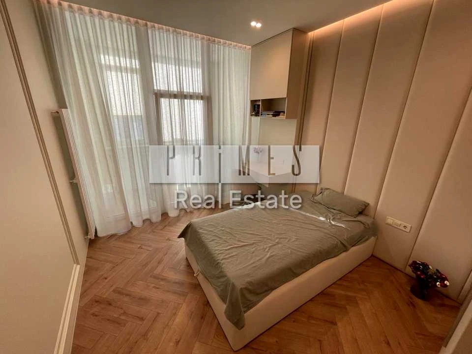 Apartment. Kyiv, Beryeste Street.