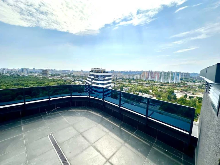 Apartment. Kyiv, Voskresenska Street.