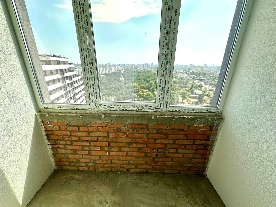 Apartment. Kyiv, Voskresenska Street.