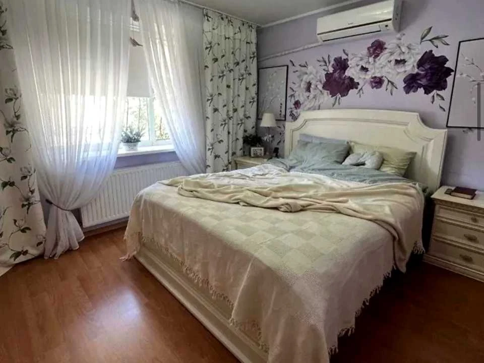 House. Tiniasta Street, Odesa