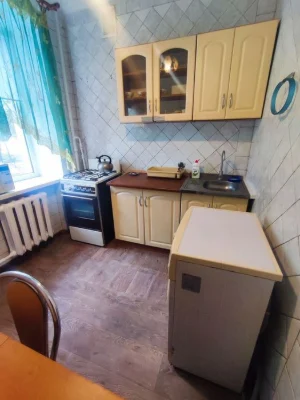 Selling a 1-bedroom apartment in a new building.
