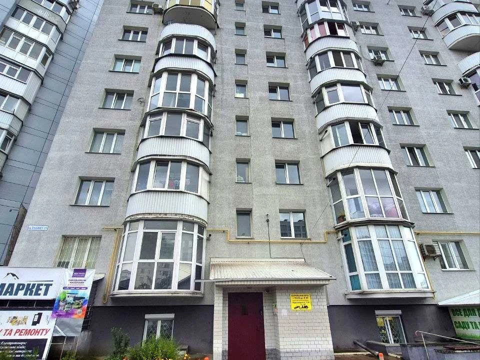 Apartment. Chernigov, Independence Street