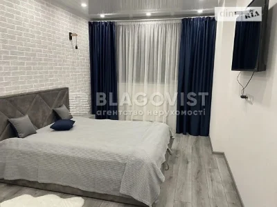 For sale 2-room apartment 75.3 sq. m. on Revutskoho St. 40 • ID 347