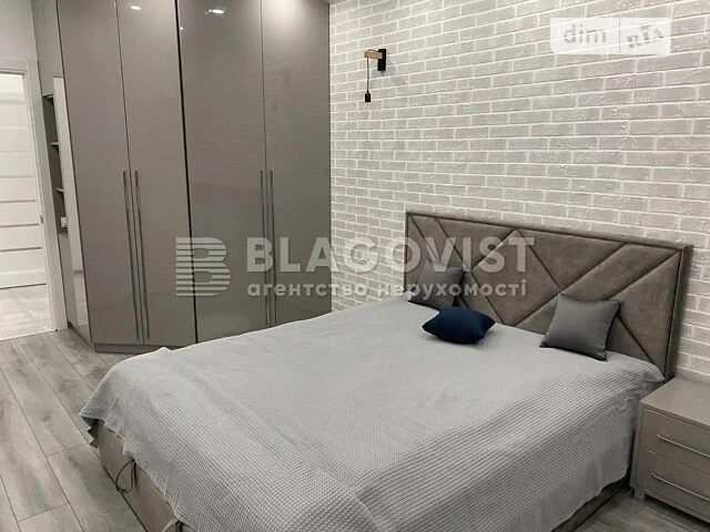 For sale 2-room apartment 75.3 sq. m. on Revutskoho St. 40 • ID 347