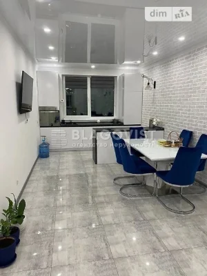 For sale 2-room apartment 75.3 sq. m. on Revutskoho St. 40 • ID 347
