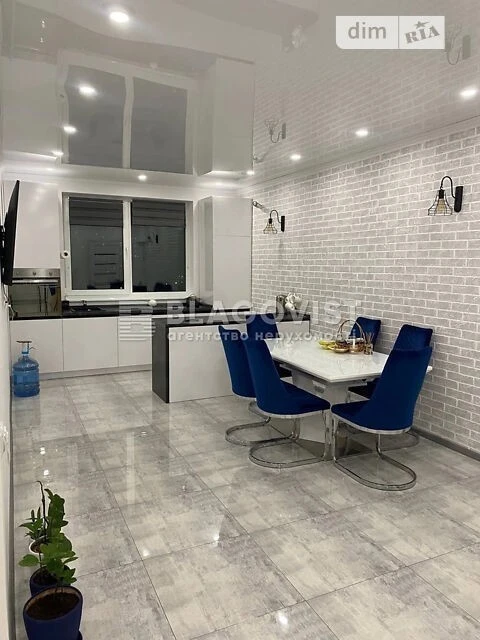 For sale 2-room apartment 75.3 sq. m. on Revutskoho St. 40 • ID 347