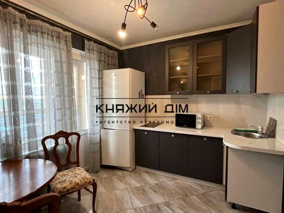 Квартира. Київ, вулиця Софії Русової