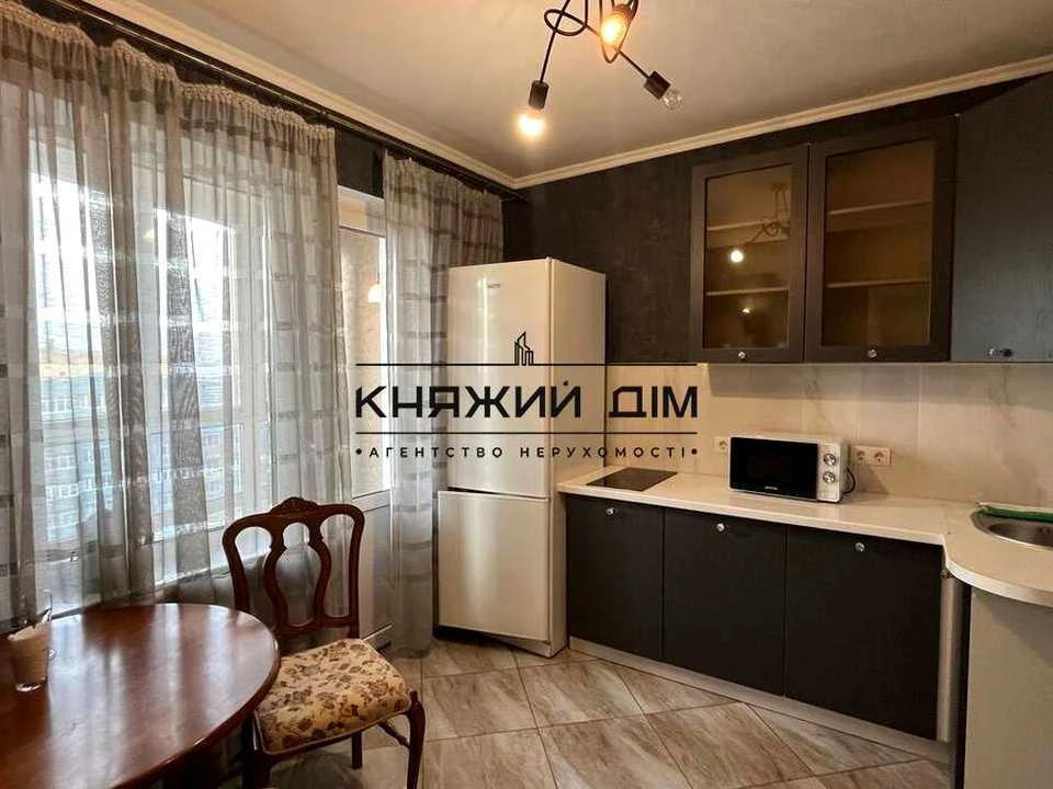 Квартира. Київ, вулиця Софії Русової