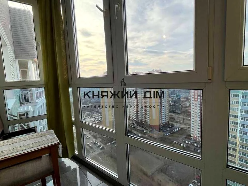 Квартира. Київ, вулиця Софії Русової