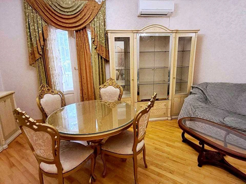 Apartment. Michael Hrushevsky Street, Kyiv