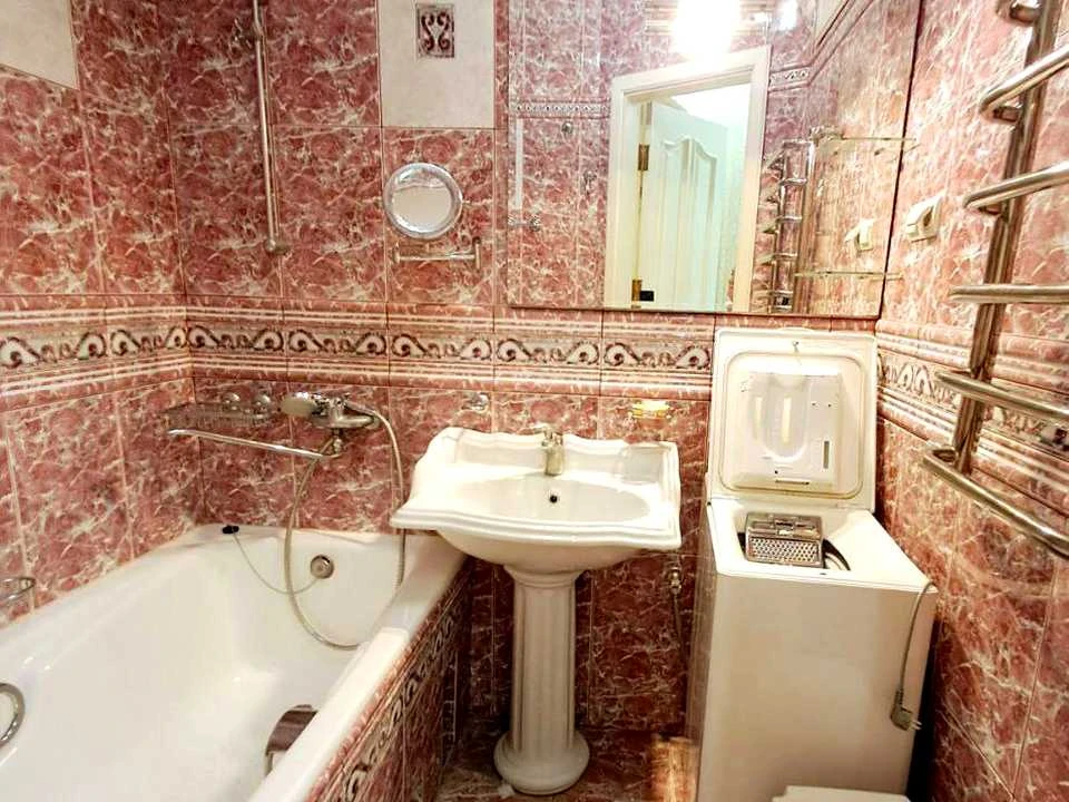 Apartment. Michael Hrushevsky Street, Kyiv