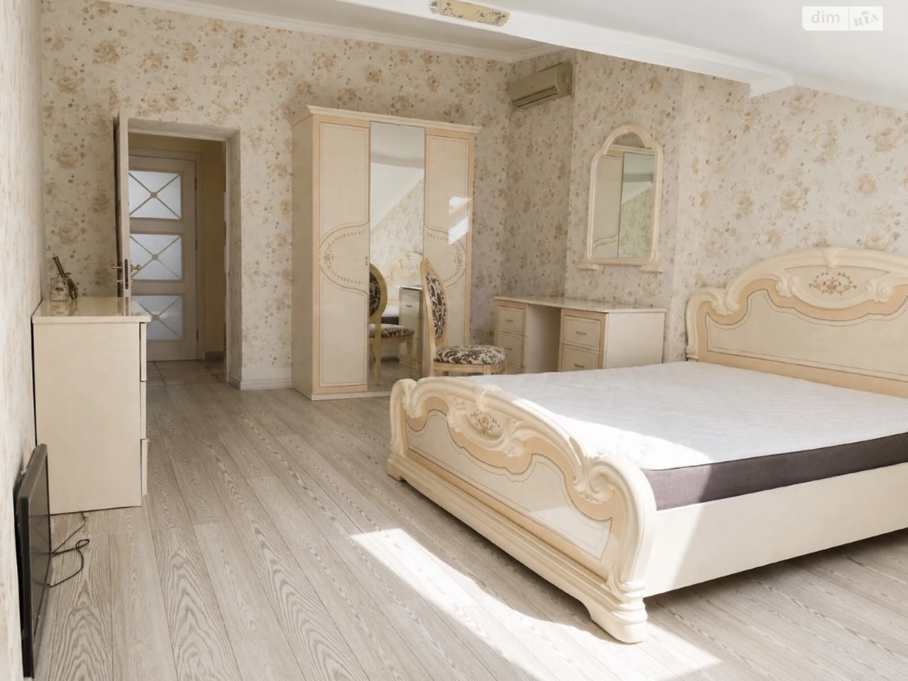 Продається Квартира в Сихівському